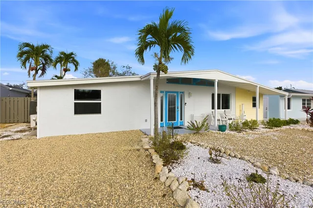 $649,900 | 185 Hibiscus Drive, Fort Myers Beach, FL 33931
