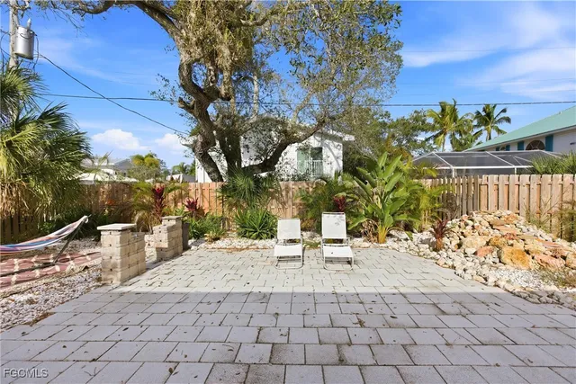 $649,900 | 185 Hibiscus Drive, Fort Myers Beach, FL 33931