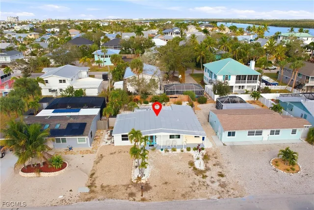 $649,900 | 185 Hibiscus Drive, Fort Myers Beach, FL 33931