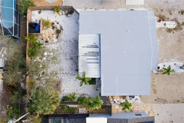 $649,900 | 185 Hibiscus Drive, Fort Myers Beach, FL 33931