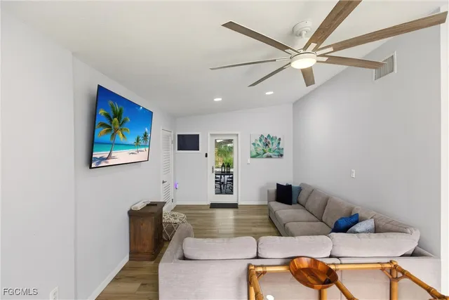 $649,900 | 185 Hibiscus Drive, Fort Myers Beach, FL 33931