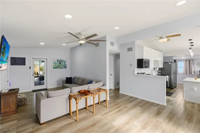 $649,900 | 185 Hibiscus Drive, Fort Myers Beach, FL 33931