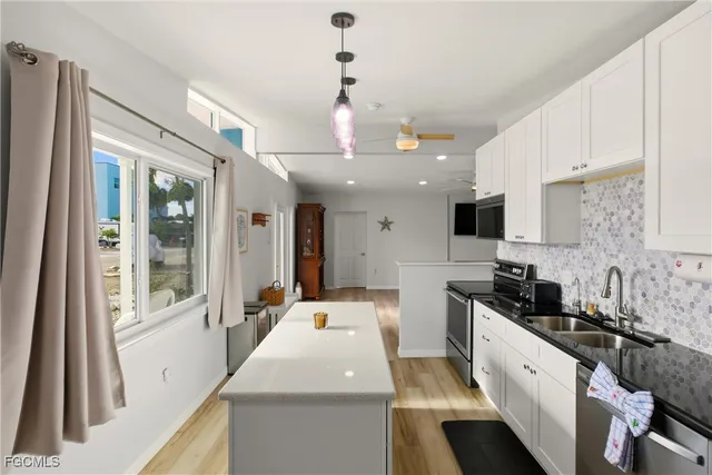 $649,900 | 185 Hibiscus Drive, Fort Myers Beach, FL 33931