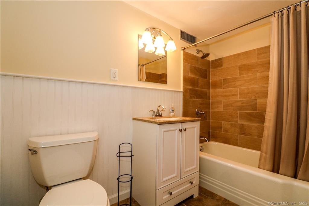 25 Cartright Street, Unit 4B Bridgeport, CT 06604 - Photo 7 of 10