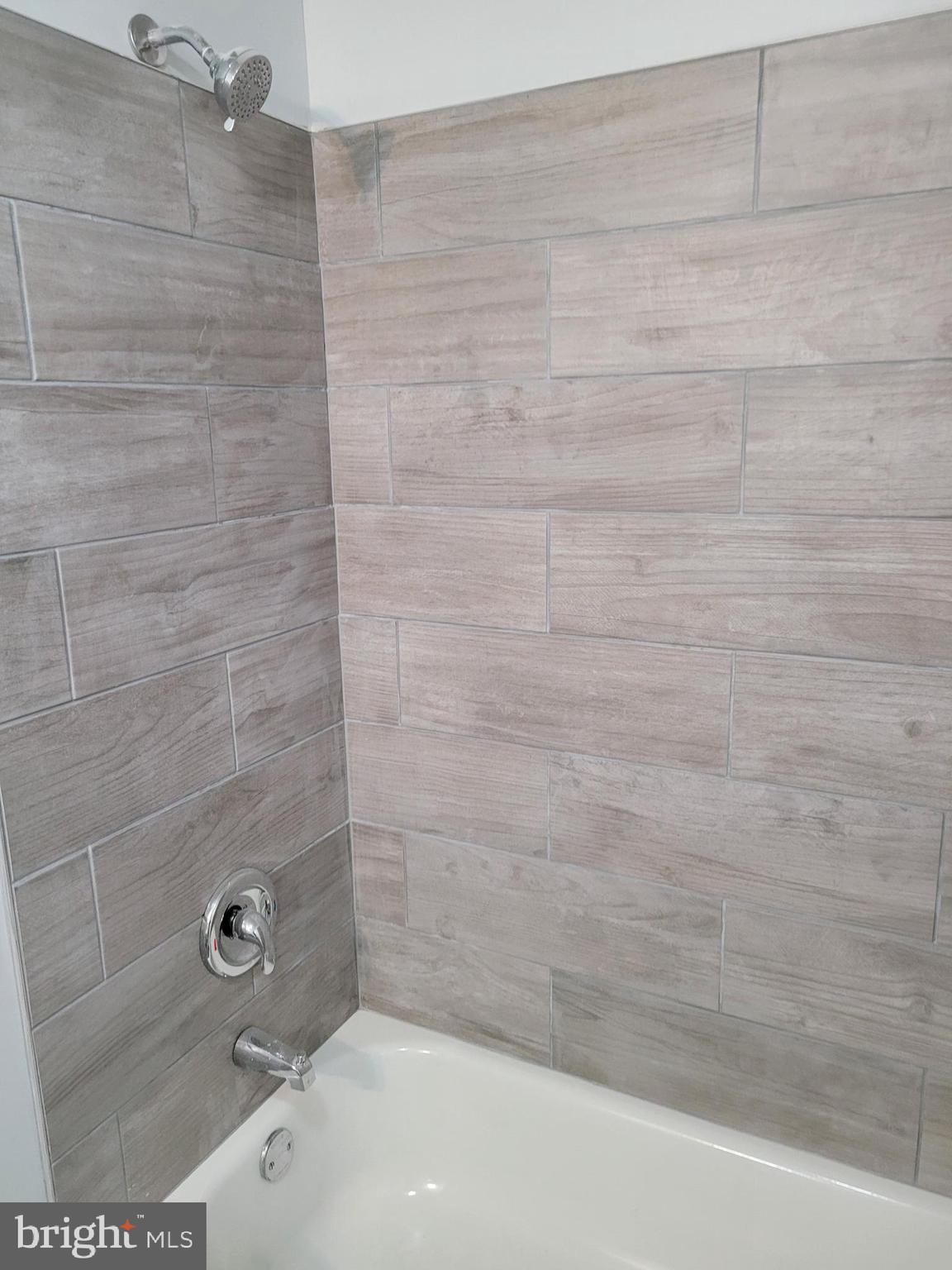 1422 Blavis Street Philadelphia, PA 19140 - Photo 12 of 20 a bathroom with a shower