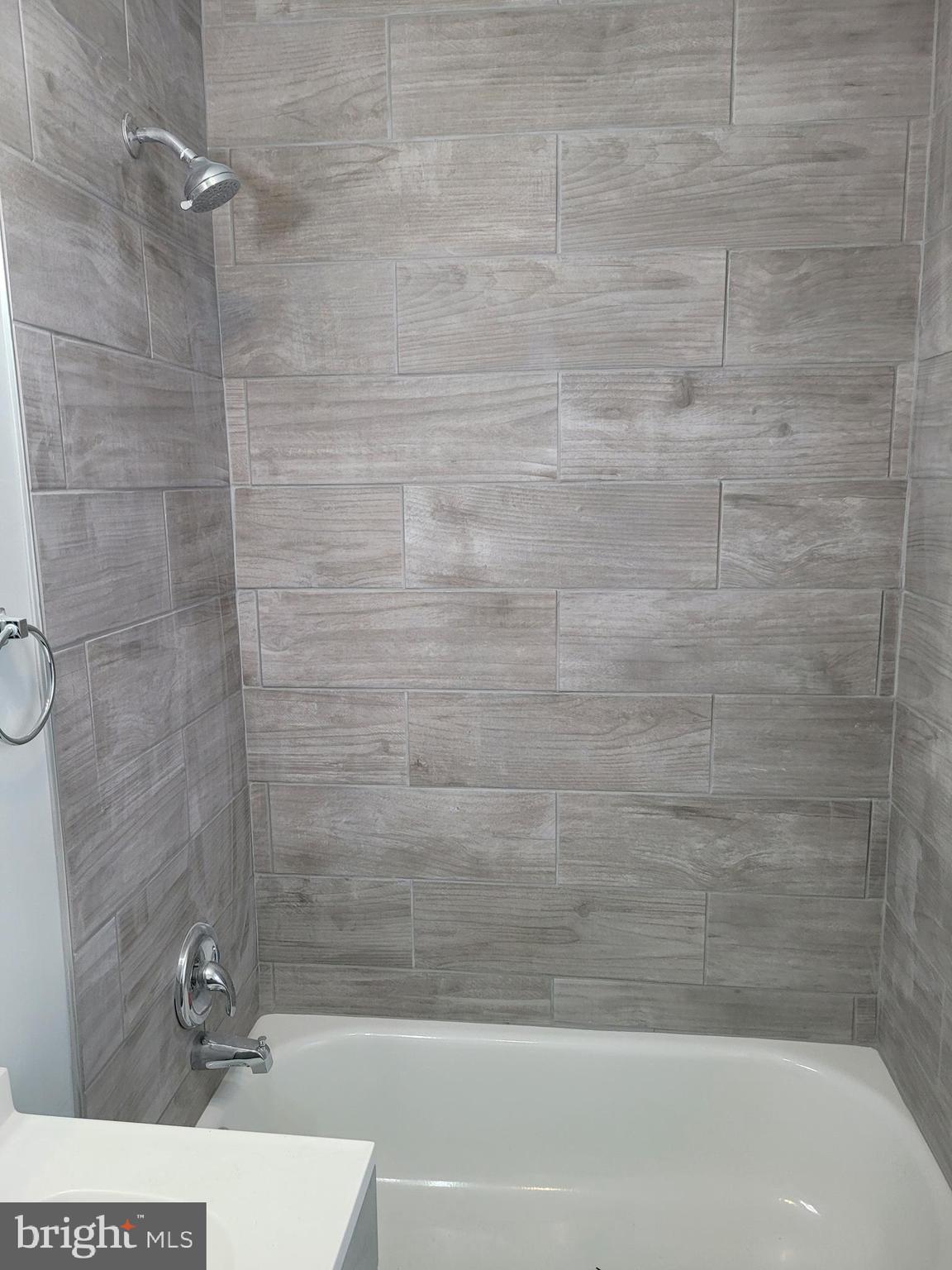 1422 Blavis Street Philadelphia, PA 19140 - Photo 9 of 20 a bathroom with a shower