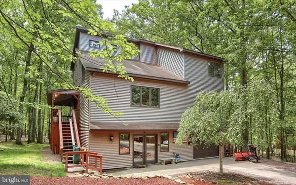 $399,999 | 208 Owego Drive, Hazleton, PA 18202