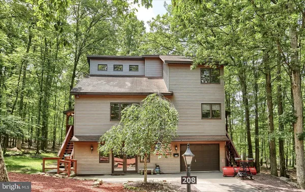 $389,999 | 208 Owego Drive, Hazleton, PA 18202
