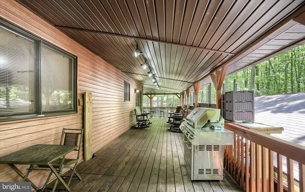 $389,999 | 208 Owego Drive, Hazleton, PA 18202