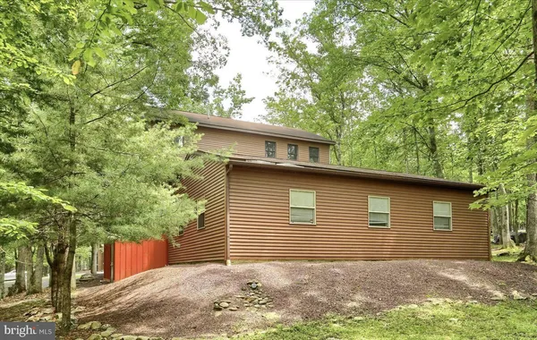 $389,999 | 208 Owego Drive, Hazleton, PA 18202