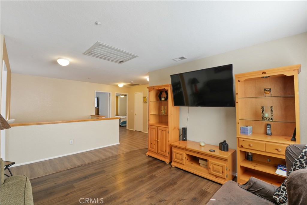 17049 La Vesu Road Fontana, CA 92337 - Photo 15 of 24