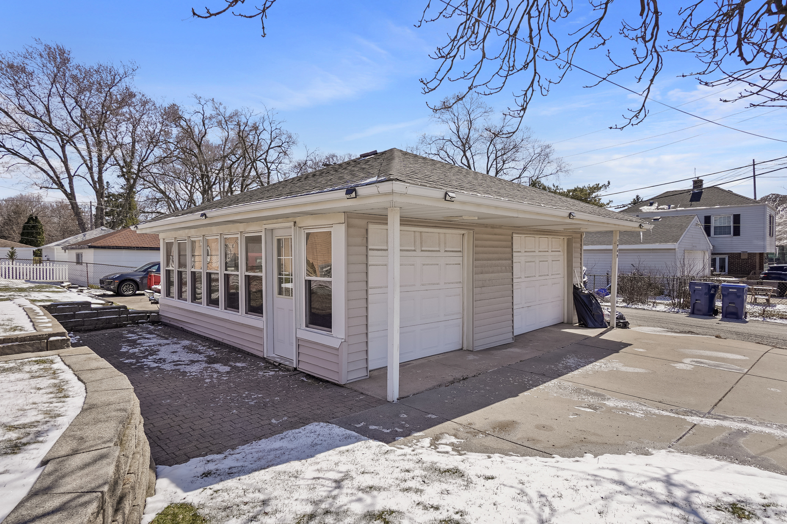 5949 School Street Berkeley, IL 60163 - Photo 2 of 4