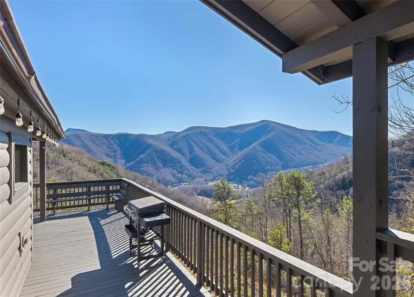$546,372 | 643 Bent Tree Road, Maggie Valley, NC 28751