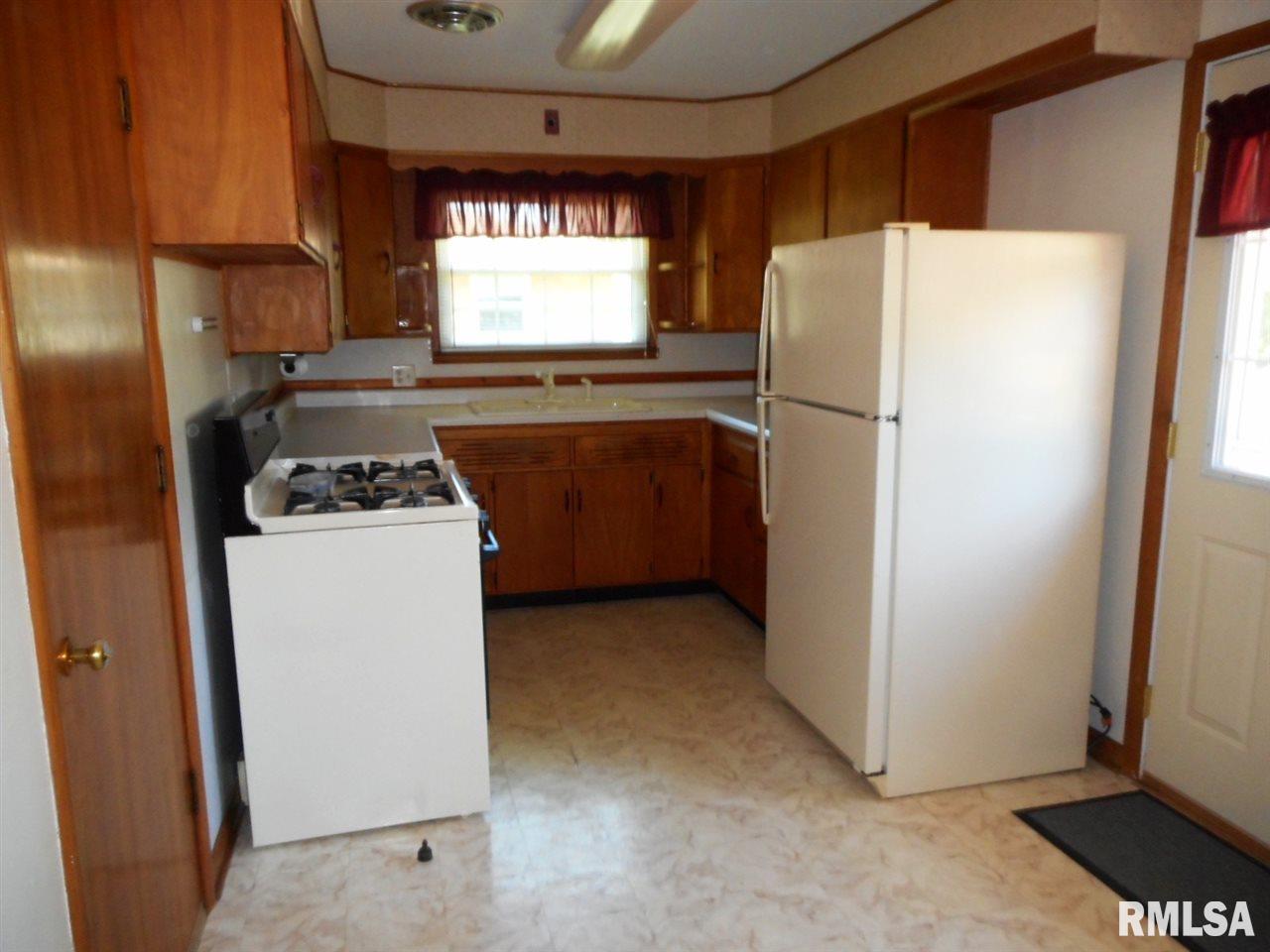 1025 Normal Street Henry, IL 61537 - Photo 4 of 26 Gallery Image 4