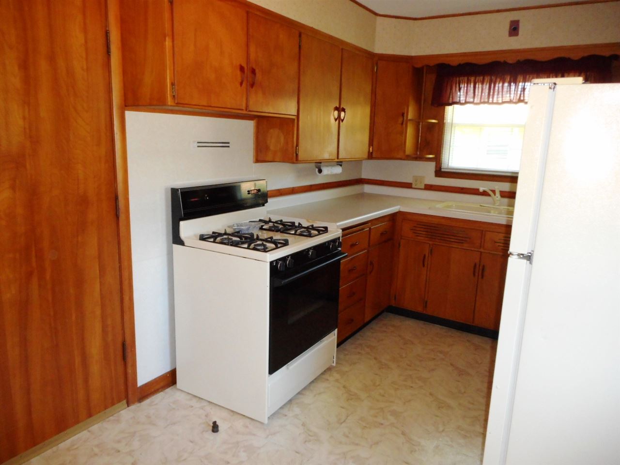 1025 Normal Street Henry, IL 61537 - Photo 5 of 26 Gallery Image 5