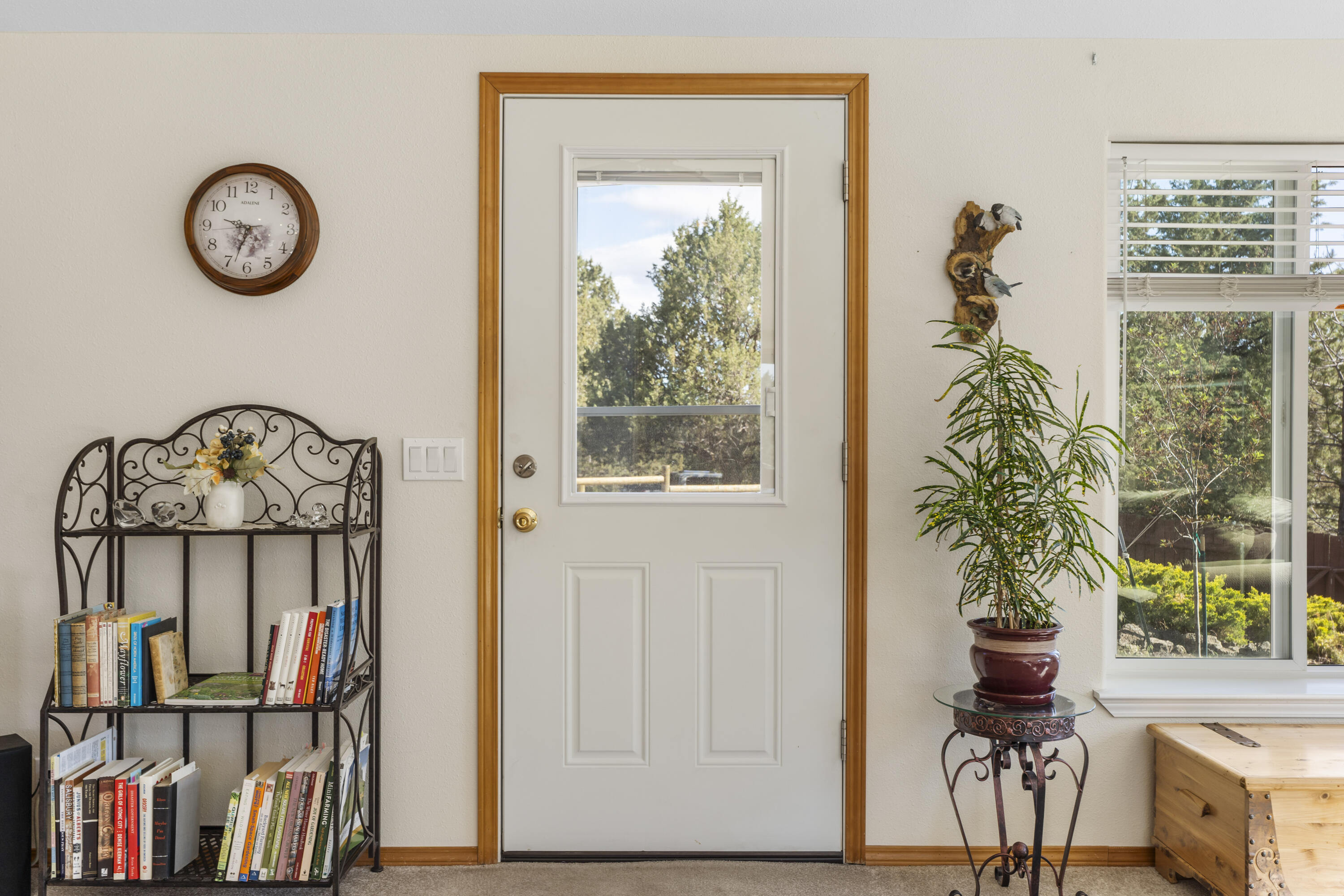 9141 Southwest Shad Road Terrebonne, OR 97760 - Photo 3 of 32 09-Entry