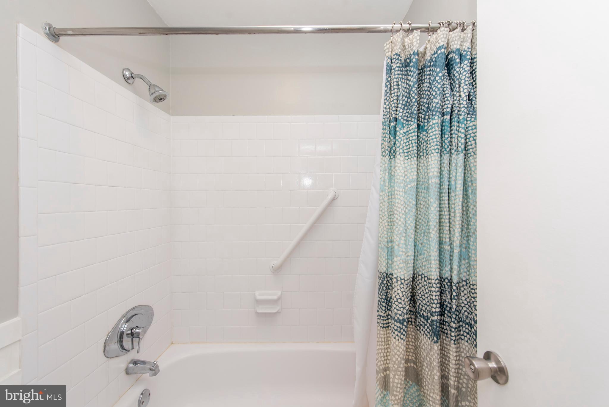 16 Stone Ridge Court, Unit 24 Baltimore, MD 21239 - Photo 23 of 37 Full bathroom