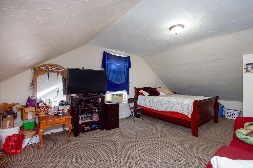 37 Benefit Street Worcester, MA 01610 - Photo 11 of 40