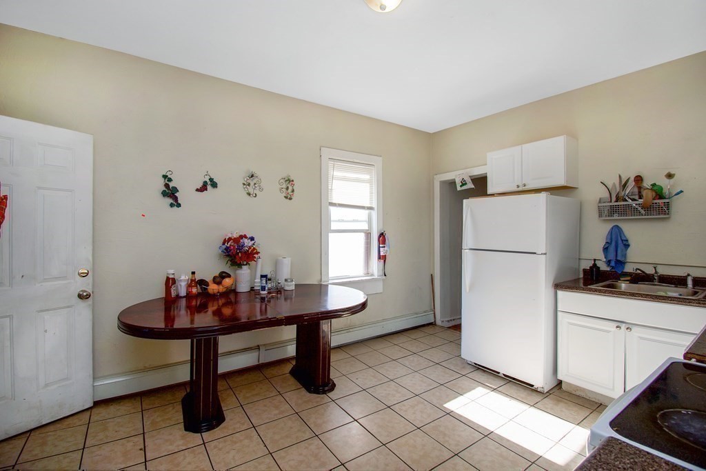 37 Benefit Street Worcester, MA 01610 - Photo 14 of 40