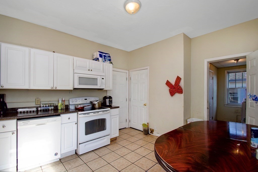 37 Benefit Street Worcester, MA 01610 - Photo 15 of 40