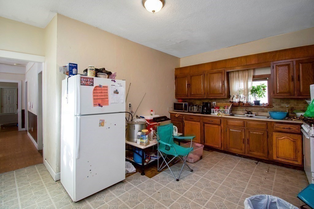 37 Benefit Street Worcester, MA 01610 - Photo 29 of 40