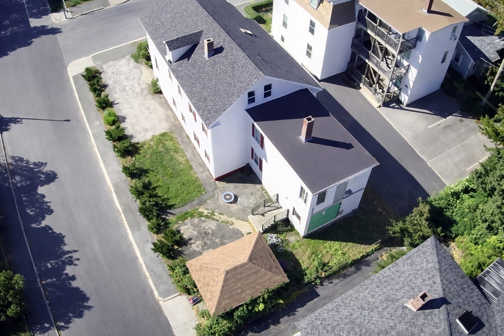 37 Benefit Street Worcester, MA 01610 - Photo 5 of 40