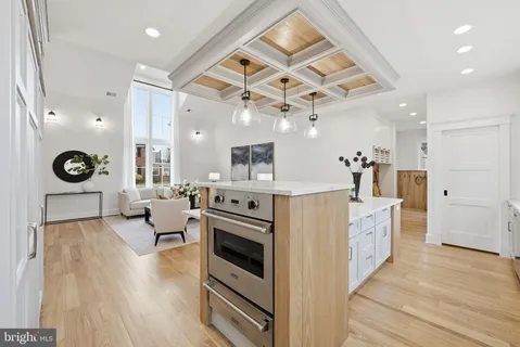 $2,399,000 | 605 Hilltop Terrace, Alexandria, VA 22301