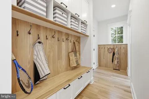 $2,399,000 | 605 Hilltop Terrace, Alexandria, VA 22301