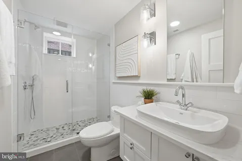 $2,399,000 | 605 Hilltop Terrace, Alexandria, VA 22301