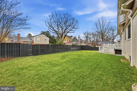 $2,399,000 | 605 Hilltop Terrace, Alexandria, VA 22301