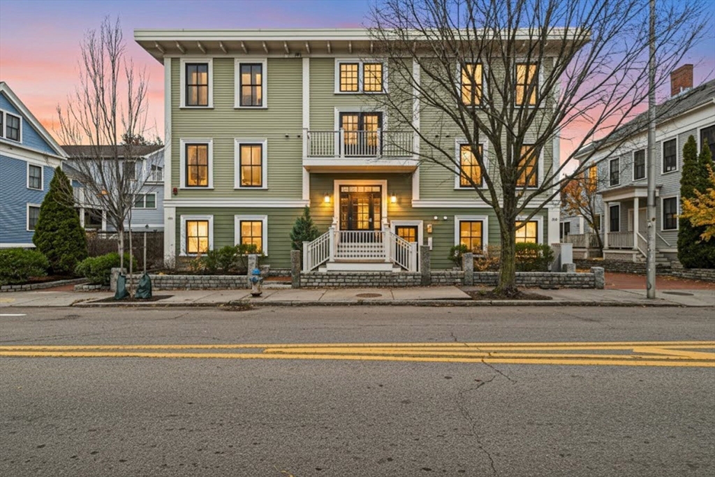 190 Prospect Street, Unit 8 Cambridge, MA 02139 - Photo 26 of 32 a front view of a house