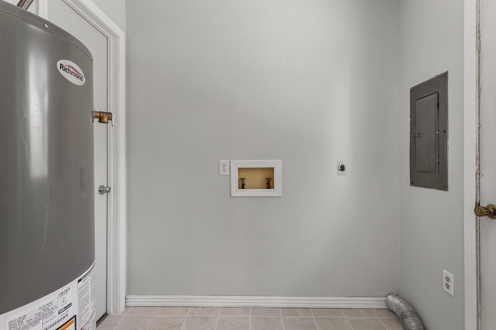 1201 Robin Road Mahomet, IL 61853 - Photo 20 of 33 a view of a hallway