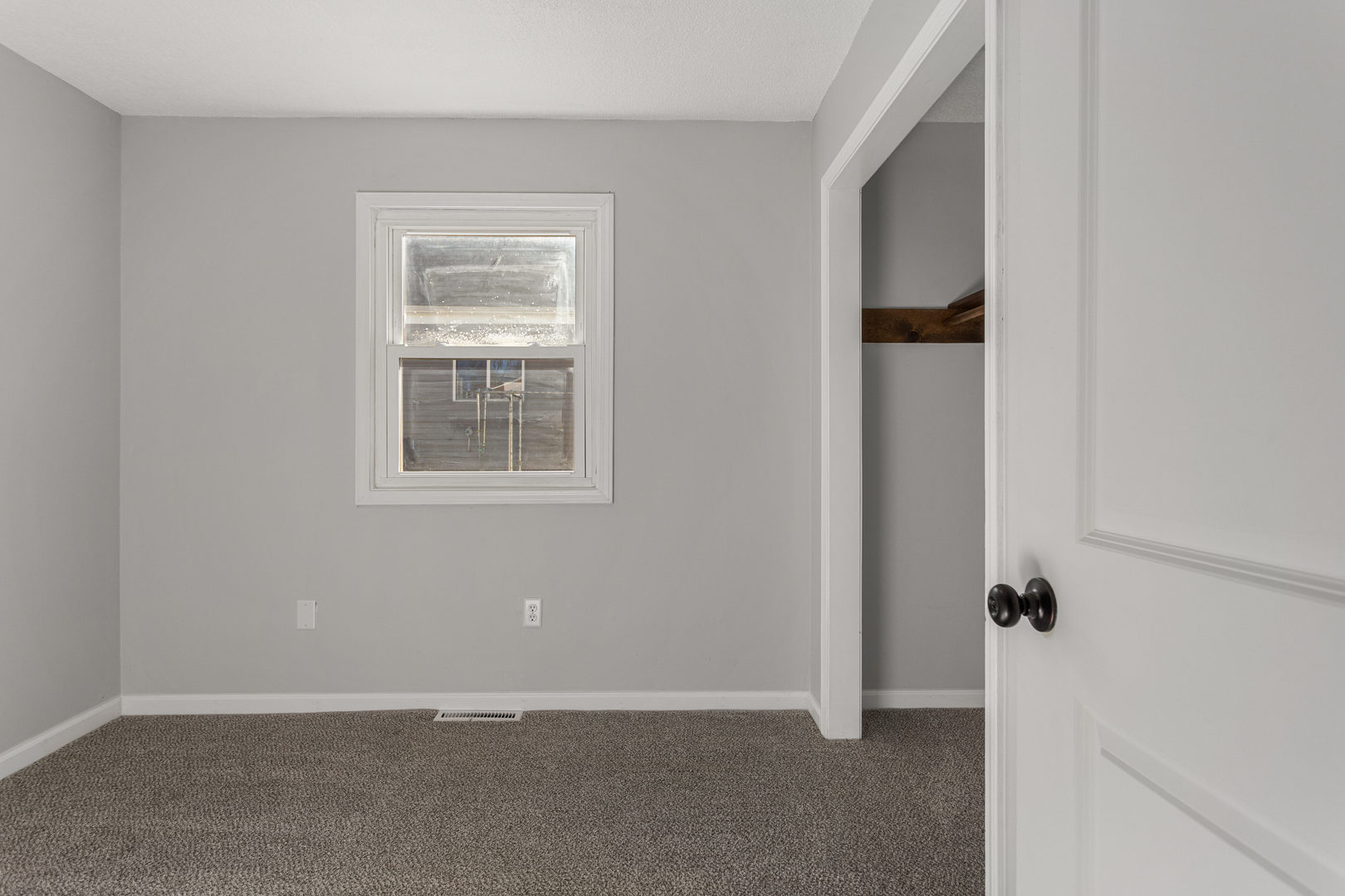 1201 Robin Road Mahomet, IL 61853 - Photo 23 of 33 an empty room with windows