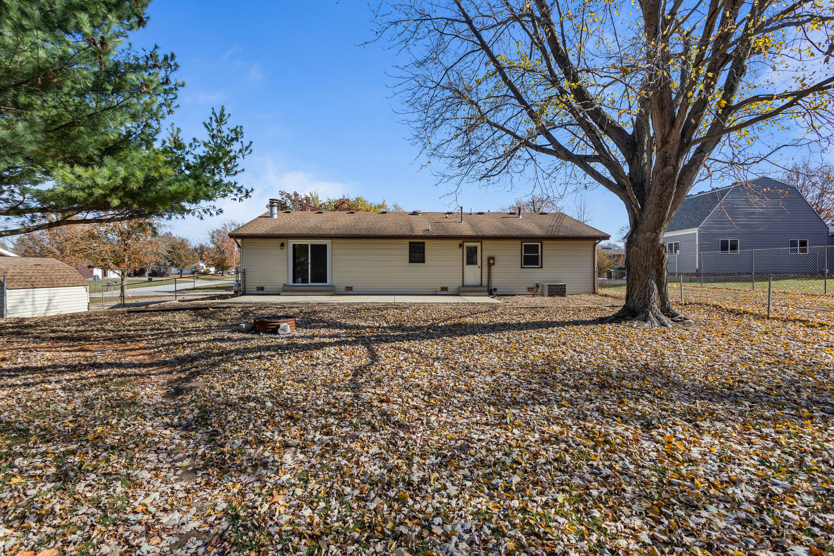 1201 Robin Road Mahomet, IL 61853 - Photo 29 of 33 a front view of a house with garden