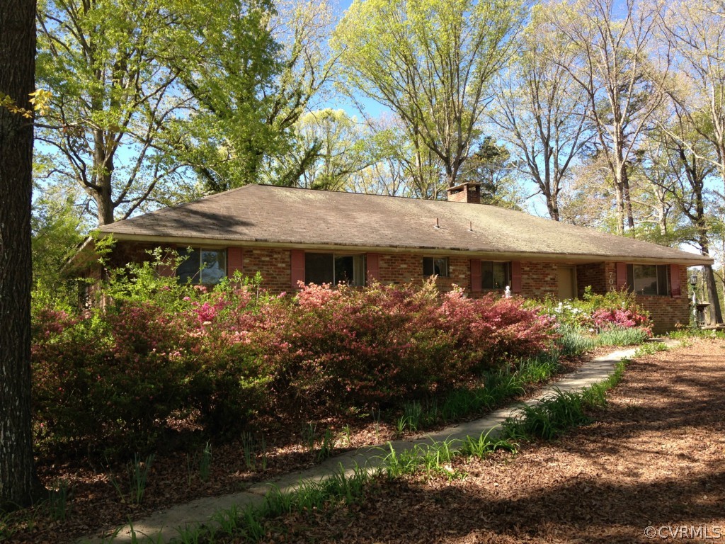 7001 West Quaker Road Disputanta, VA 23842 - Photo 1 of 19 Gallery Image 1
