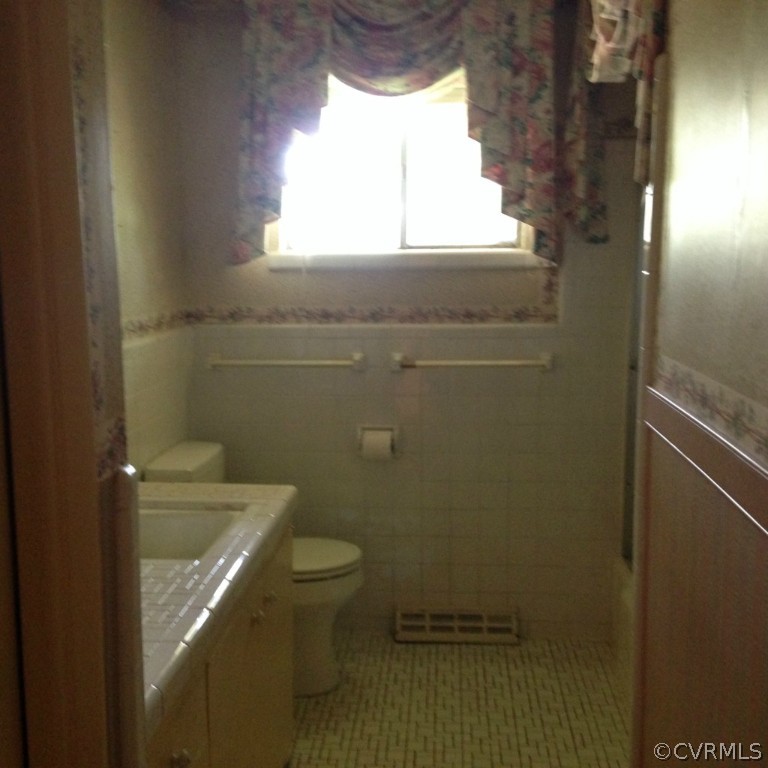 7001 West Quaker Road Disputanta, VA 23842 - Photo 7 of 19 Gallery Image 7