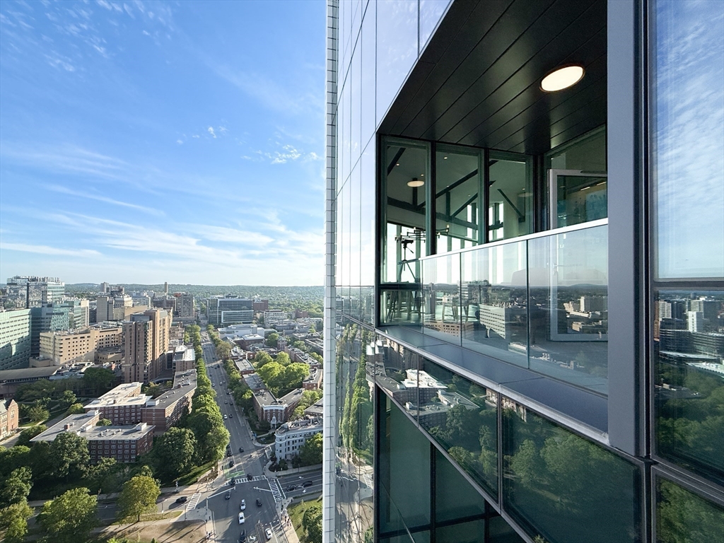 188 Brookline Avenue, Unit PH29A Boston, MA 02215 - Photo 7 of 42 a view of a balcony with city view