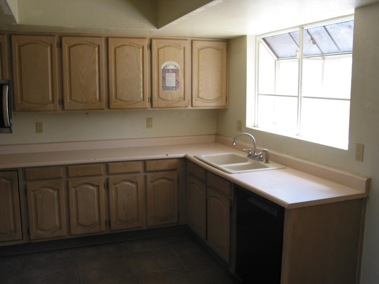 431 East Silver Creek Road Gilbert, AZ 85296 - Photo 2 of 6 Kitchen