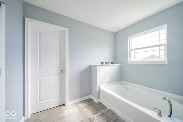 $399,900 | 305 Waterford Lane, Pendleton, IN 46064