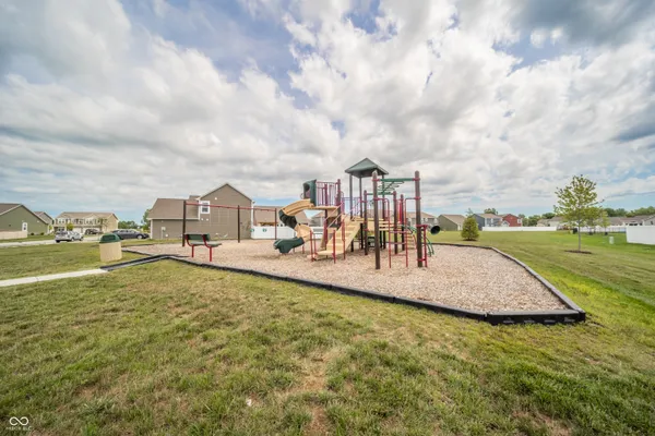 $399,900 | 305 Waterford Lane, Pendleton, IN 46064