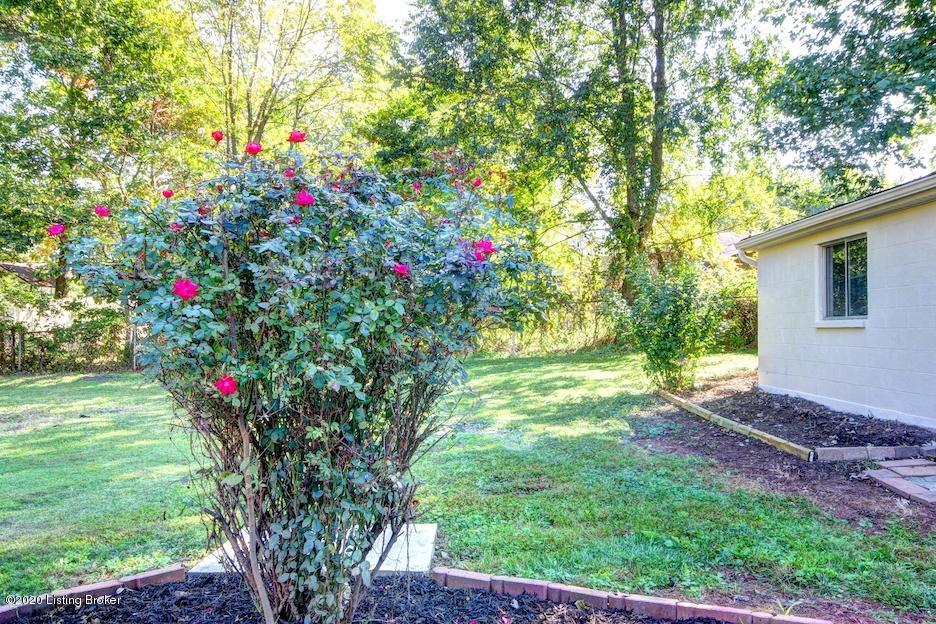 7721 Rochelle Road Louisville, KY 40228 - Photo 33 of 39 1 Rochelle #37