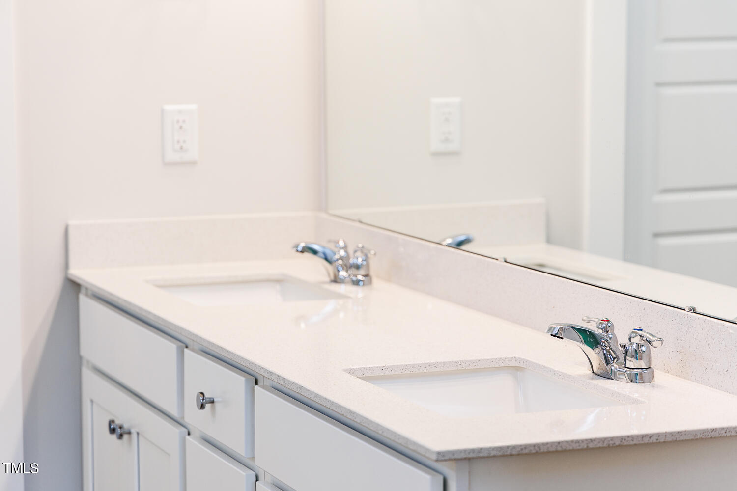 207 Golfview Avenue Four Oaks, NC 27524 - Photo 20 of 37 a bathroom with a sink and a mirror
