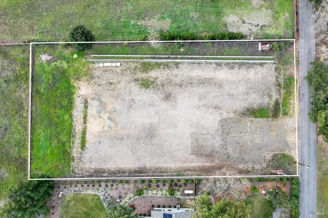 a view of outdoor space with yard