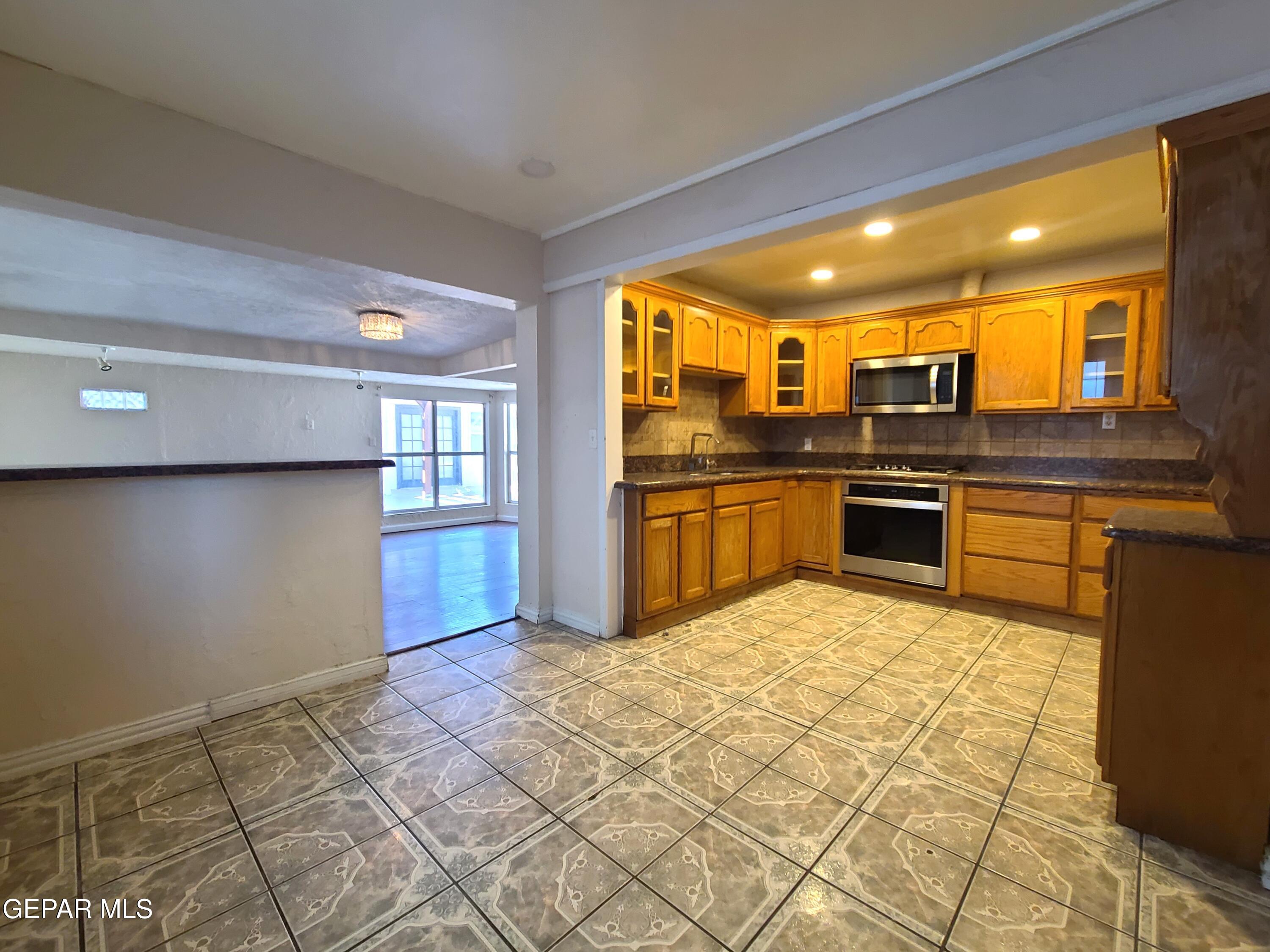 1714 Banker Road Canutillo, TX 79835 - Photo 16 of 78 Kitchen
