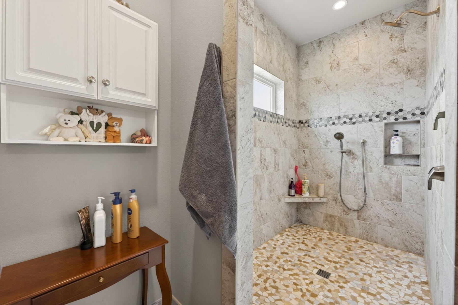 11620 Southwest Pixie Lane Culver, OR 97734 - Photo 26 of 53 a bathroom with a bathtub and shower