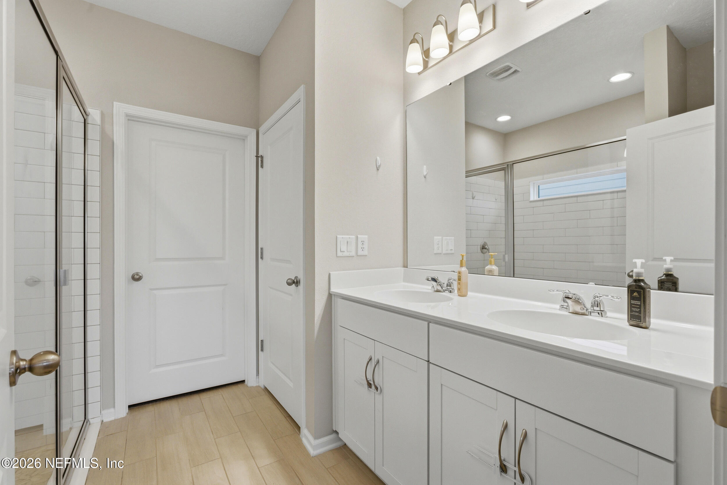 635 Sycamore Way Orange Park, FL 32073 - Photo 18 of 42 Main bathroom