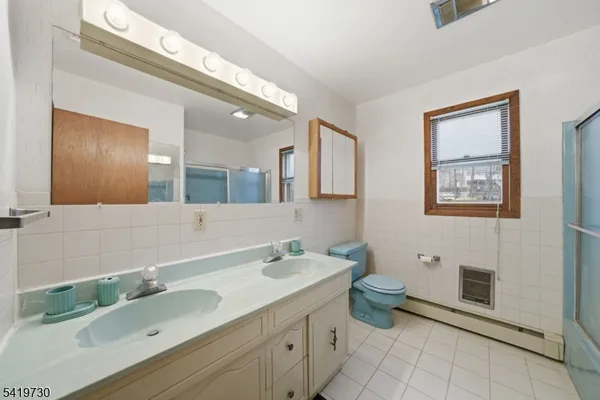 $700,000 | 21 Landing Trail, Denville, NJ 07834