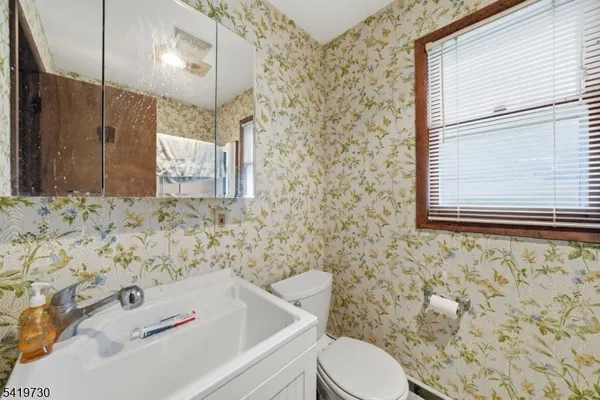 $700,000 | 21 Landing Trail, Denville, NJ 07834