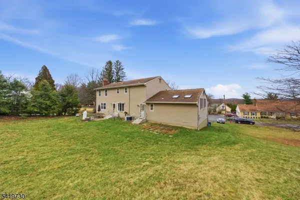 $700,000 | 21 Landing Trail, Denville, NJ 07834