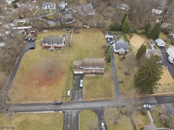 $700,000 | 21 Landing Trail, Denville, NJ 07834